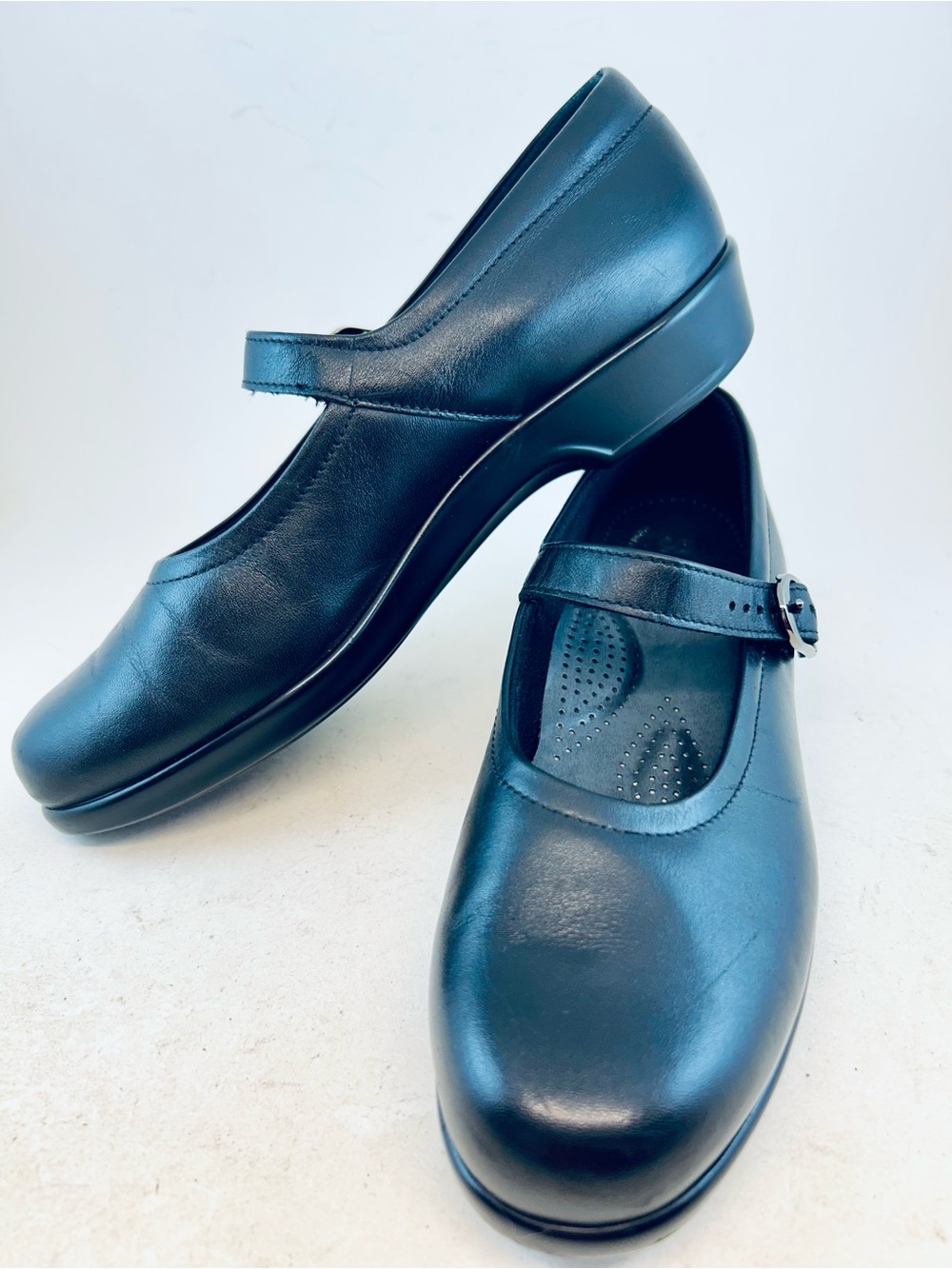 SAS Tripad Comfort Black Leather Maria Mary Jane Buckle Flats, size 8 N NARROW